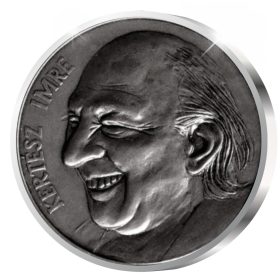 Kertész Imre - ezüstözött bronz